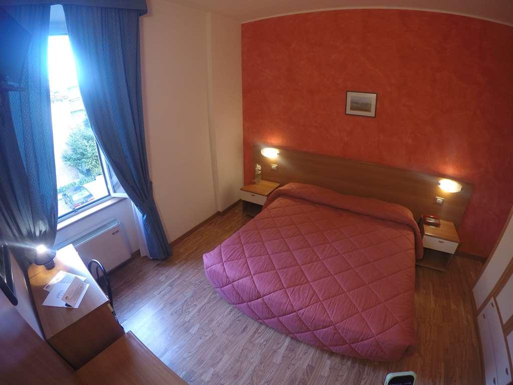 Hotel 2000 ฟาบริอาโน ห้อง รูปภาพ